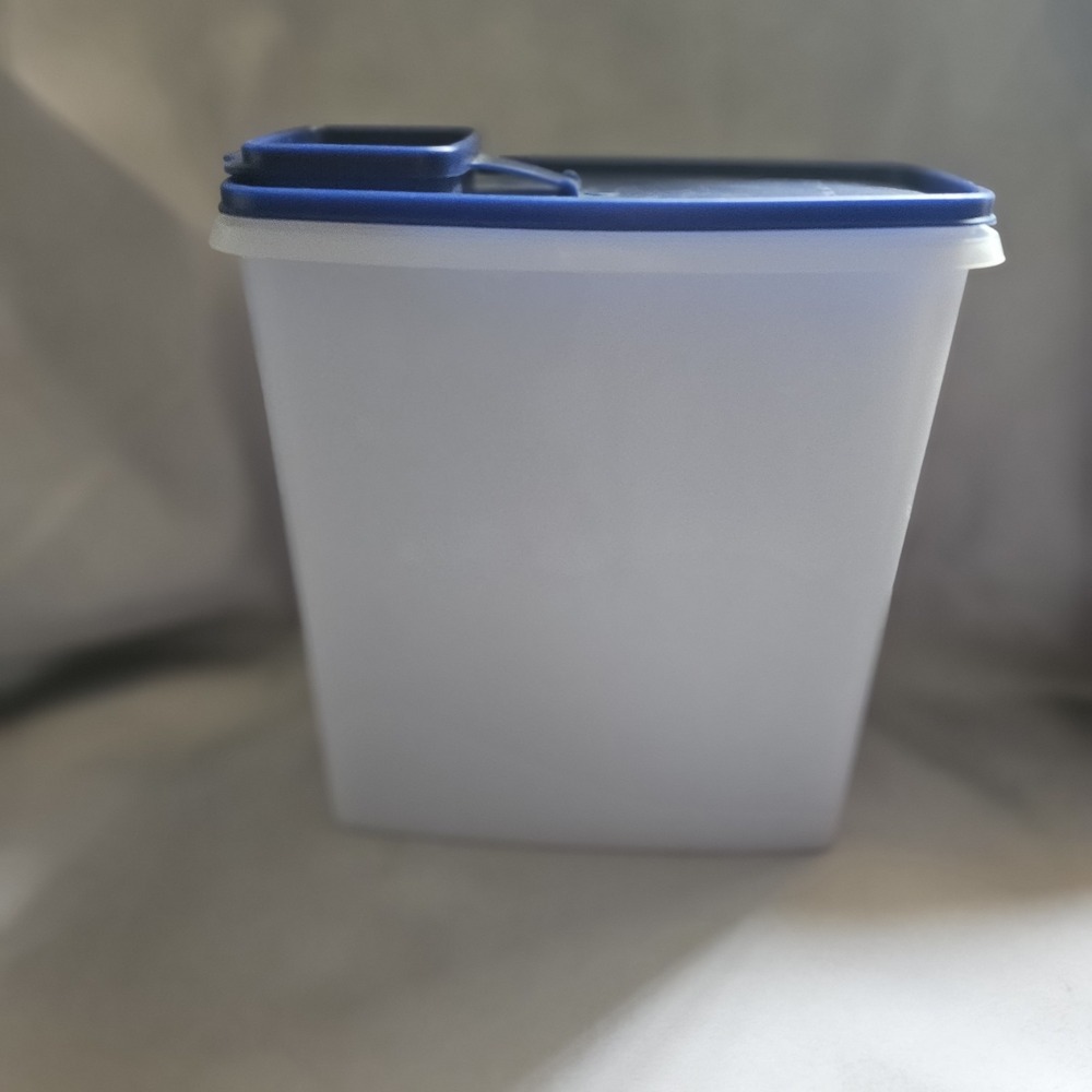 TUPPERWARE #469  FROSTED CEREAL KEEPER WITH DARK BLUE FLIP LID